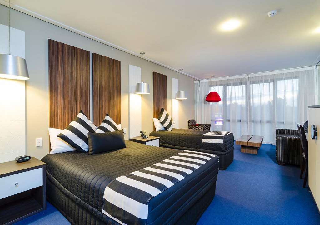Quality Hotel Taylors Lakes Стая снимка