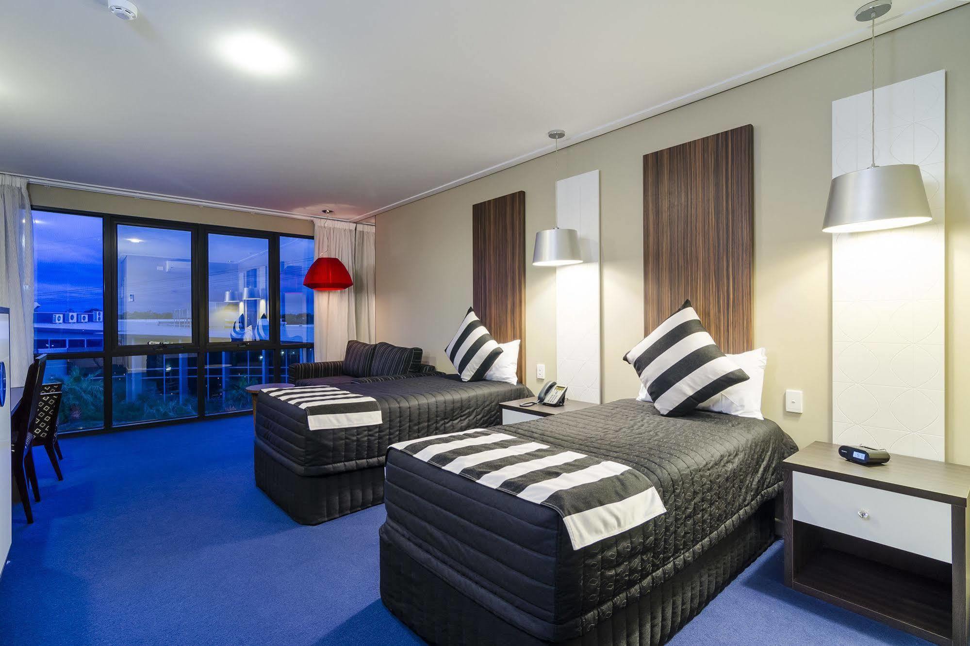 Quality Hotel Taylors Lakes Екстериор снимка
